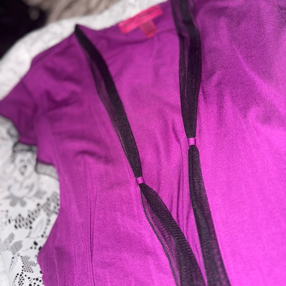 Vintage BETSEY JOHNSON purple  and black Robe size LARGE like new !!!! 🪻🪻🪻🪻 - Picture 8 of 14